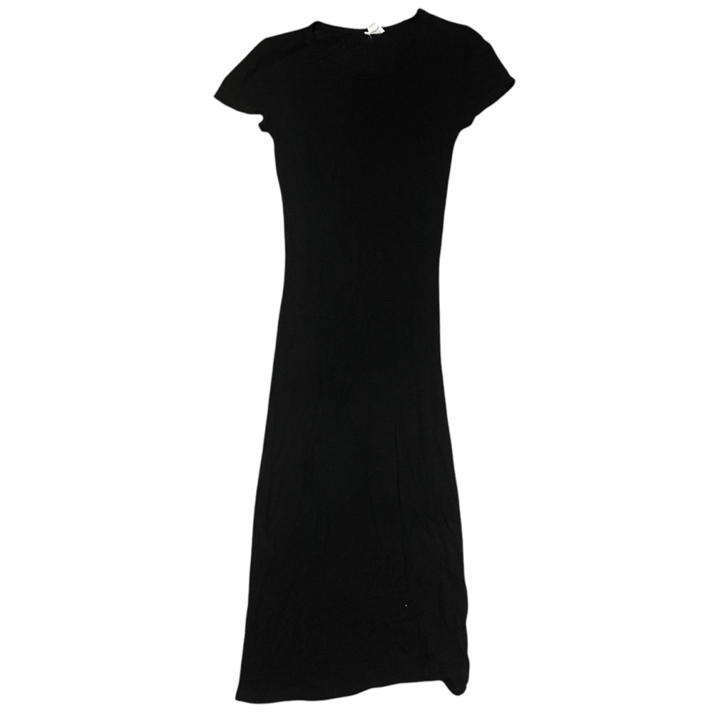 Black stretchy midi dress with short sleeves #midi #shortsleeves